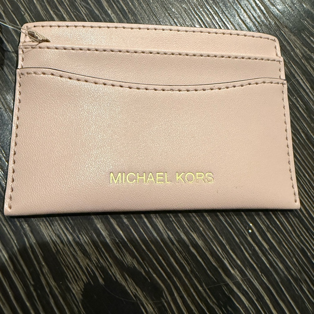 Jet Set Medium Signature Logo 2-in-1 Wallet - Picture 8 of 10